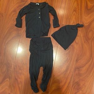 Lou Lou and co matching set with knotted cap